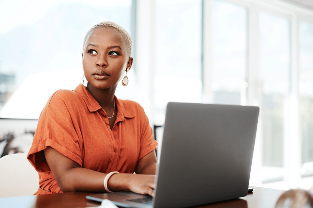 Notary fills out her application online.
